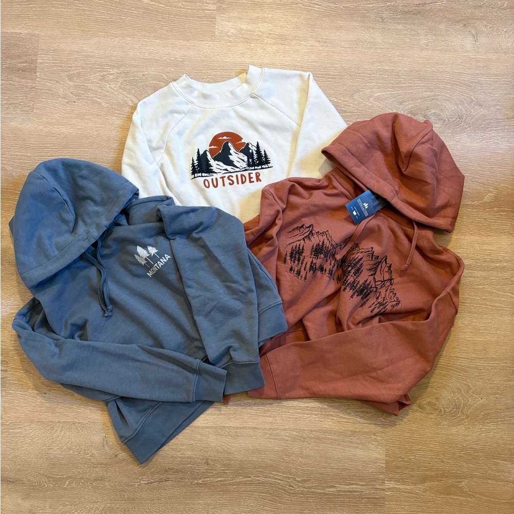 3 Wilderness Graphic Hoodies and Sweatshirt Set